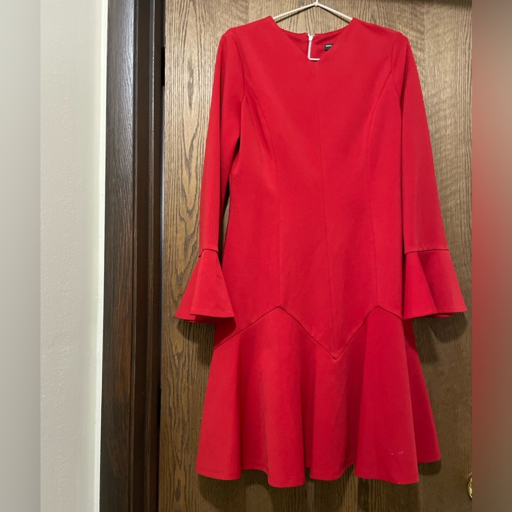 Maggy London elegant ruffle sleeve red dress in size 8